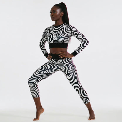 COUNTERPOINT LONG-SLEEVE CROP TOP